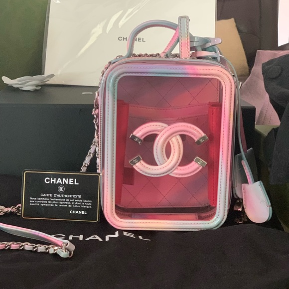 Chanel bag aunthentic lightly used - Picture 3 of 5